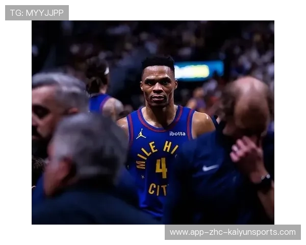 底薪无保障签约，却成为国王核心！威少用一场三双逆转偏见的传奇